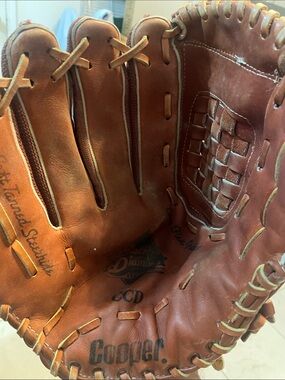 Baseball Glove Cooper Lefthand throw ( B 4 )